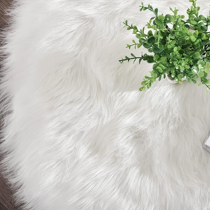Latepis White Faux Fur Rug 3x5, Faux Sheepskin Rugs for Living Room, Fluffy Washable Rug for Bedroom Dorm Luxury Room Decor, Furry Rugs, Rectangle