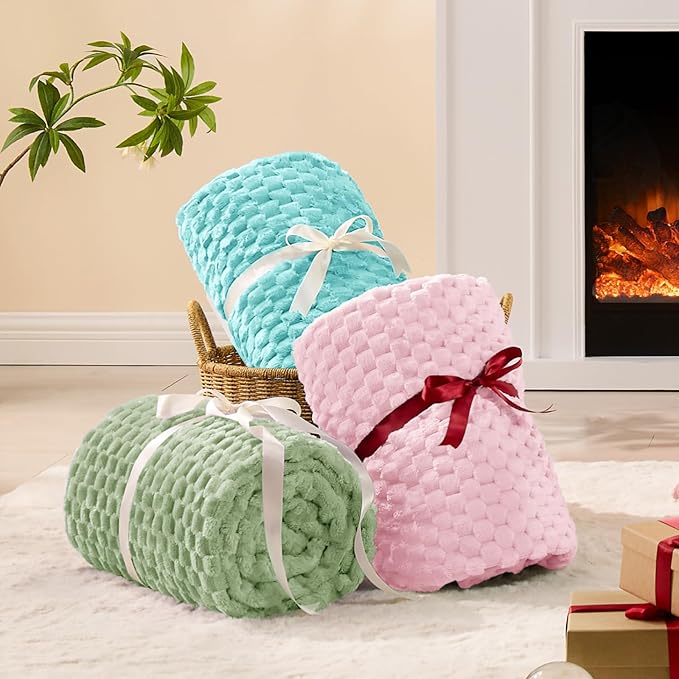 BEDELITE Fleece Blanket - 3D Jacquard Decorative Sage Green Twin Blankets for Couch & Bed, Soft and Cozy Warm Plush Fluffy Blanket All Seasons Suitable, 60x80Inches