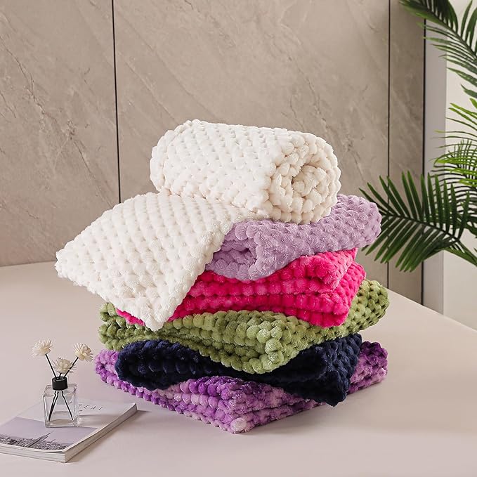 Exclusivo Mezcla Fleece Twin Blanket for Bed, Extra Large Fuzzy Lilac Purple Bed Blankets, Soft Cozy Plush Sofa Throws for All Seasons, 60x80 Inches