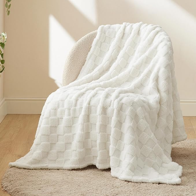 Bedsure GentleSoft White Twin XL Blanket for Bed - Super Soft Cozy Fleece Blankets for Kids, Cute Throws for Girls, Dorm Room Essentials for Girls Teens Back to School, 66x90 Inches