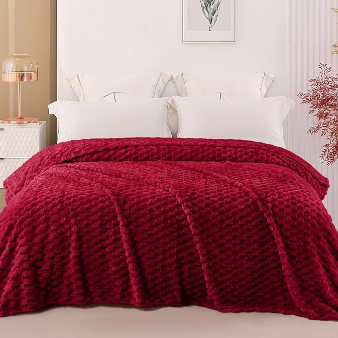 Exclusivo Mezcla Fleece Queen Blanket for Bed, Extra Large Fuzzy Deep Red Bed Blankets, Soft Cozy Plush Sofa Throws for All Seasons, 90x90 Inches