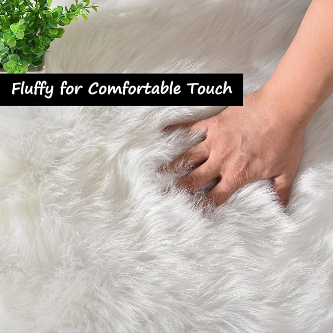 Goolela White Round Rug 3ft Fluffy Faux Sheepskin Fur Rug Small Circle Fuzzy Furry Rug for Bedroom Dorm Bedside Plush Washable Carpet
